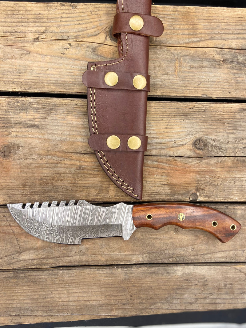 10" Walnut Tracker Knife